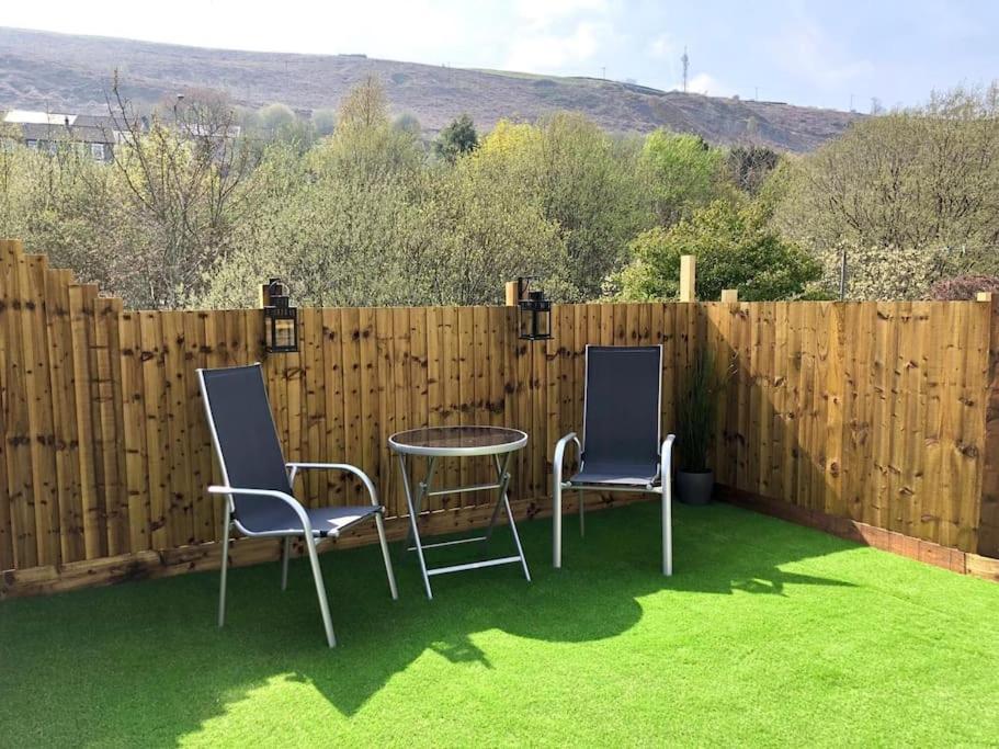 Llwynypia Rhondda Valleys With Breathtaking Riverside Views מראה חיצוני תמונה